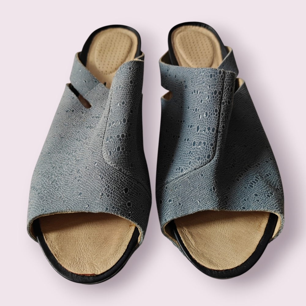Tsubo 'Ovid' Wedge Sandals In Blue-Grey Snake Skin Suede Size 9 - Picture 5 of 12